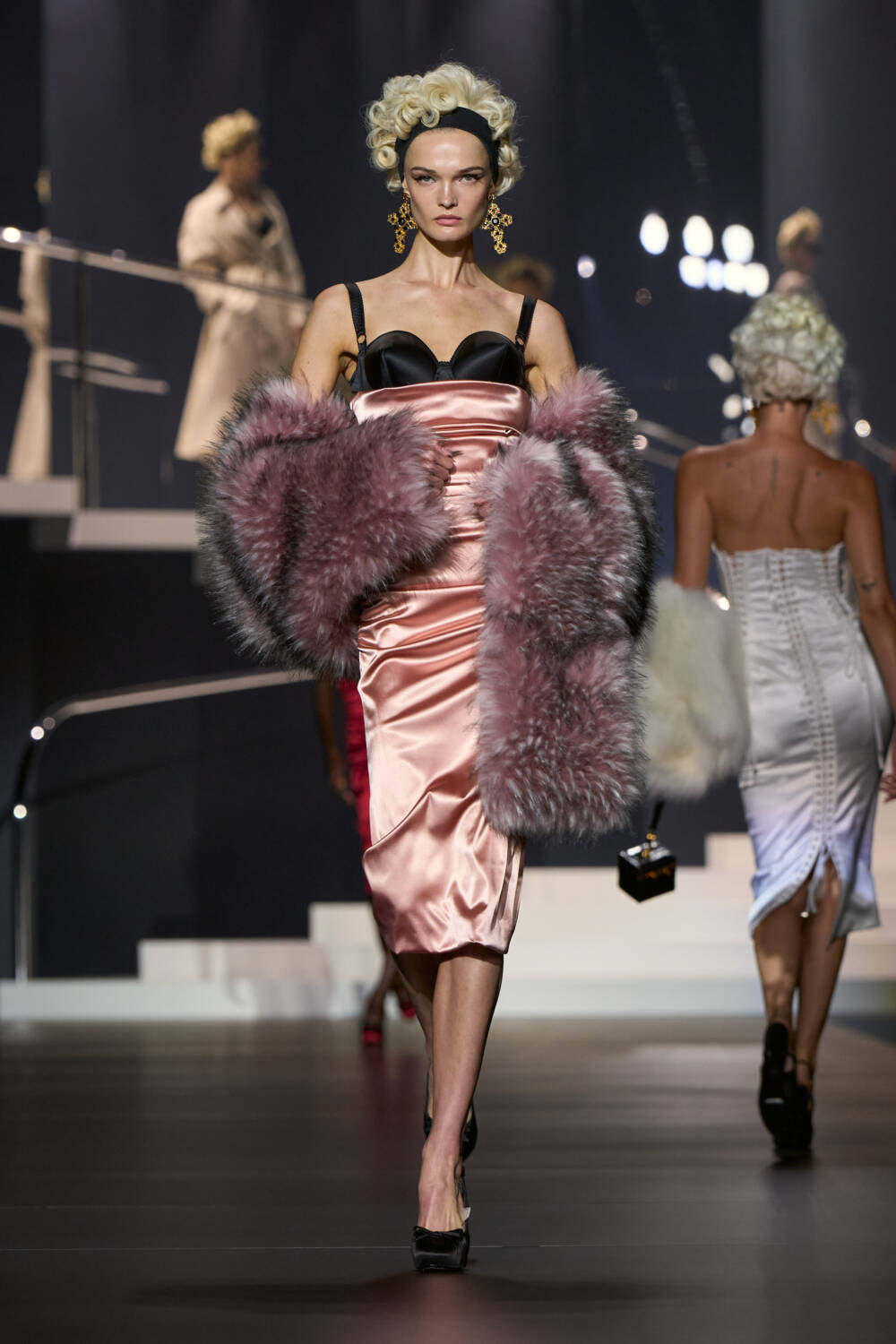 Dolce And Gabbana: Ready-To-Wear SS25 - 10 Magazine